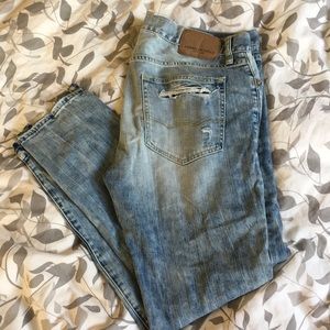 Super Distressed AE Jeans 34W x 30L